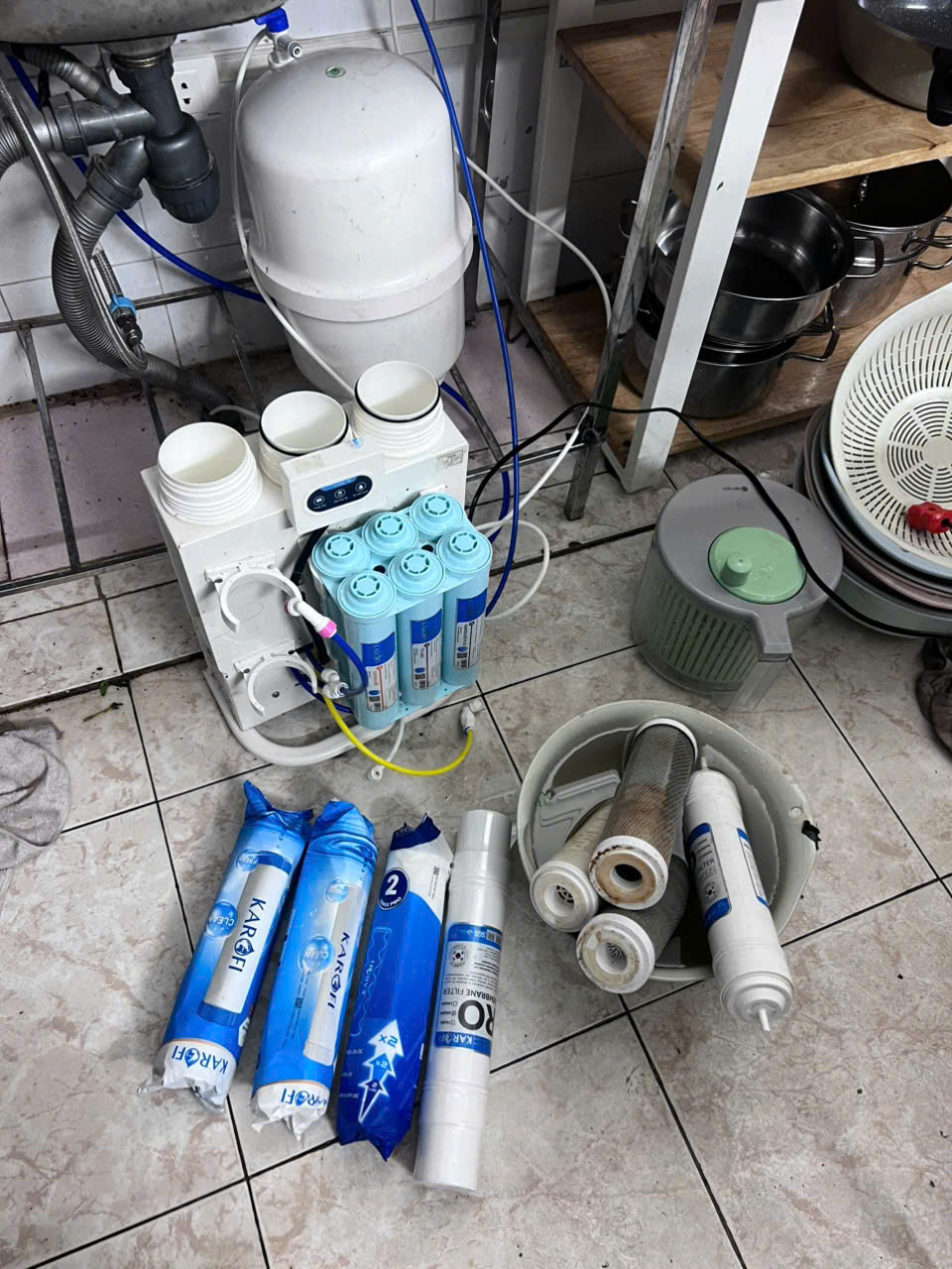 Máy lọc để gầm karofi