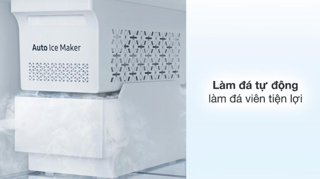 Tủ lạnh Samsung RT38CB6784C3SV phòng bếp